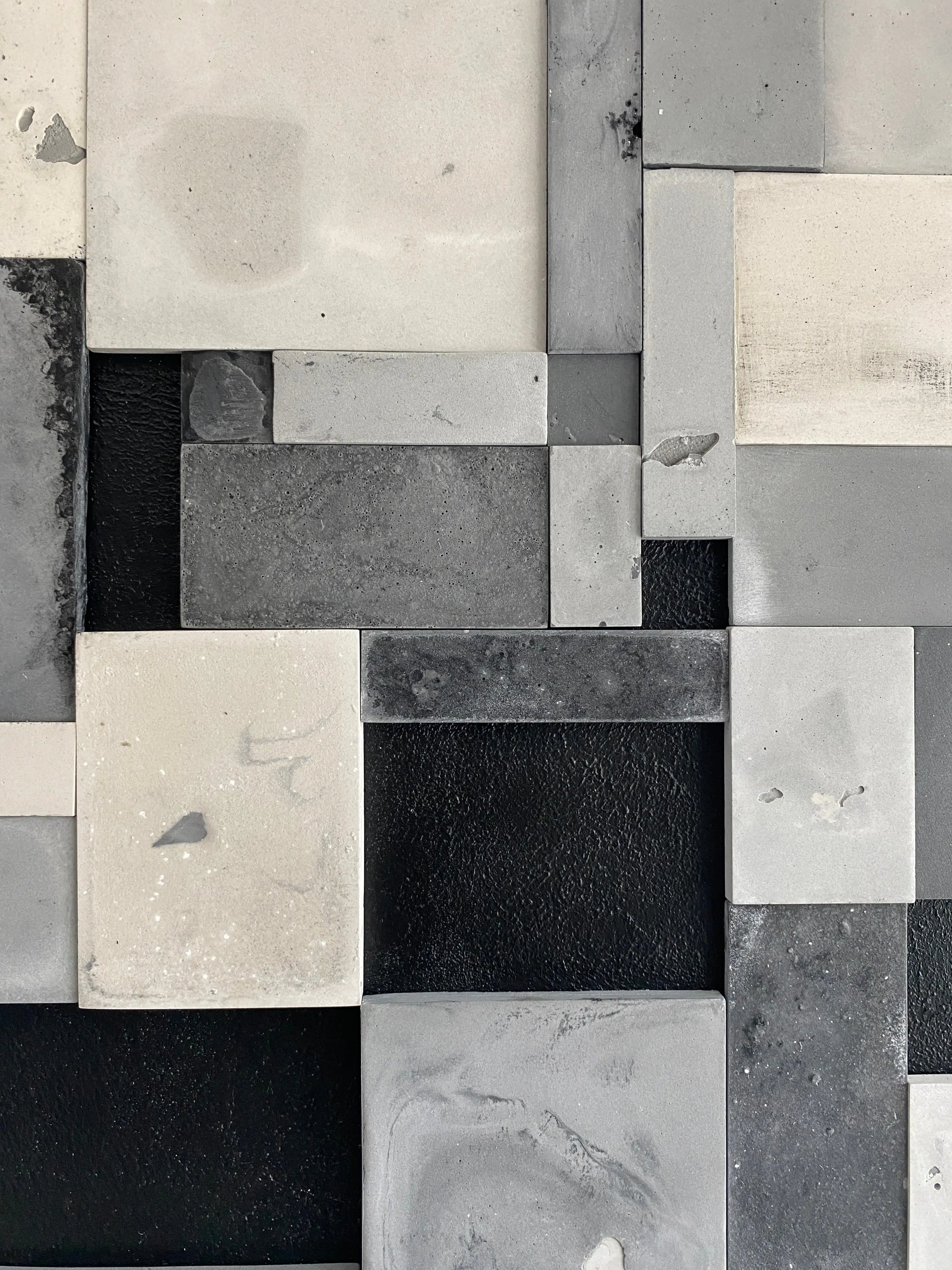 Pattern of gray and black tiles